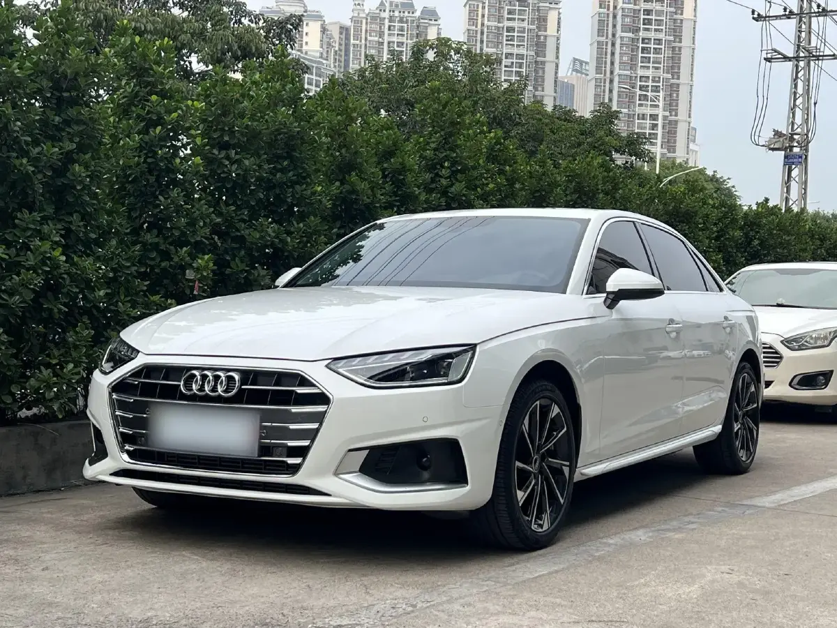 2022 Audi A4L 2.0T 190HP L4 7DCT