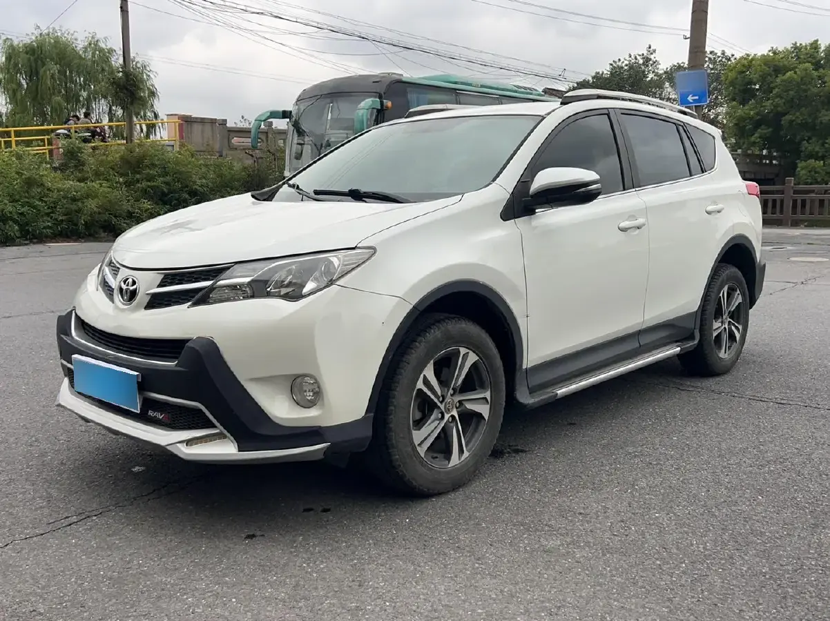 2015 Toyota RAV4 2.0L 147HP L4 CVT
