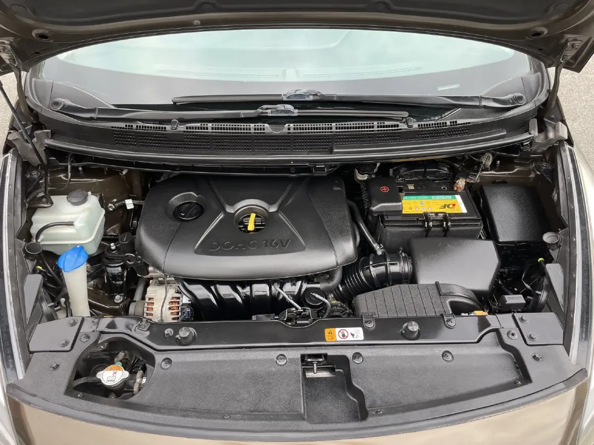 2013 Kia Carens 2.0L 152HP L4 6AT,autocango,china used car exporter,china ev exporter,chinese used car exporter,chinese used ev exporter