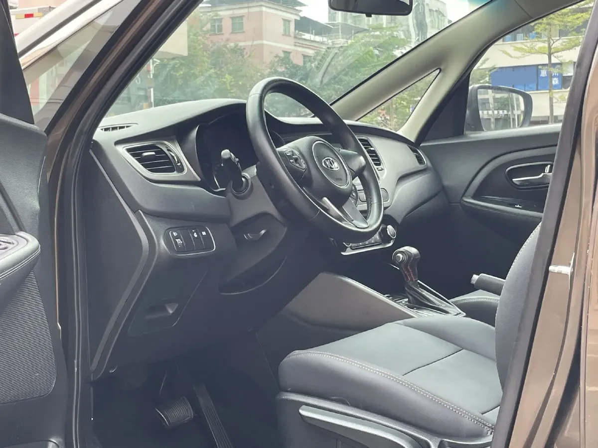 2013 Kia Carens 2.0L 152HP L4 6AT,autocango,china used car exporter,china ev exporter,chinese used car exporter,chinese used ev exporter