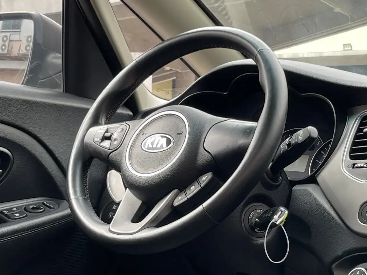 2013 Kia Carens 2.0L 152HP L4 6AT,autocango,china used car exporter,china ev exporter,chinese used car exporter,chinese used ev exporter