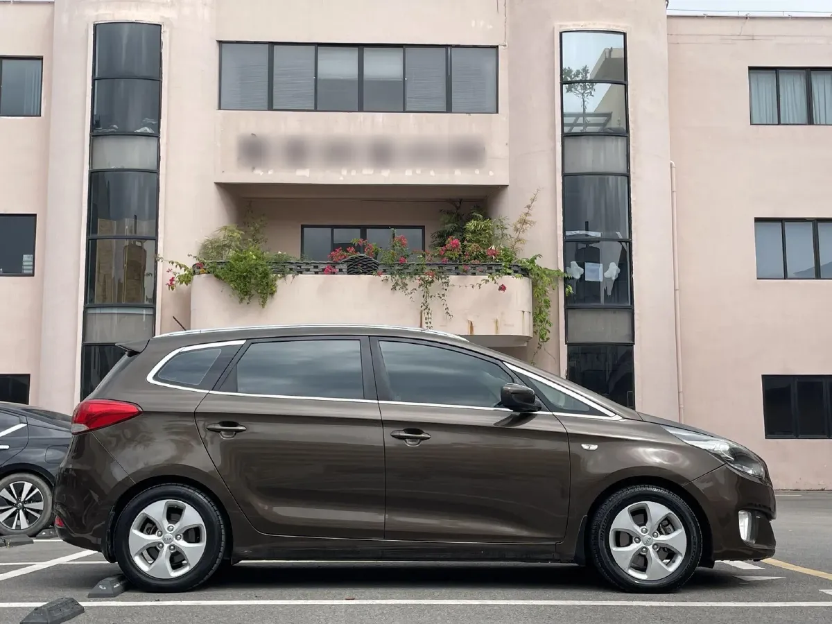 2013 Kia Carens 2.0L 152HP L4 6AT,autocango,china used car exporter,china ev exporter,chinese used car exporter,chinese used ev exporter