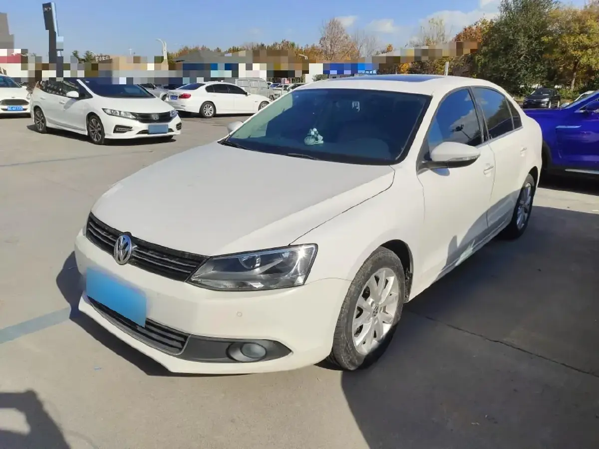 2012 Volkswagen Sagitar 1.4T 131HP L4 7DCT