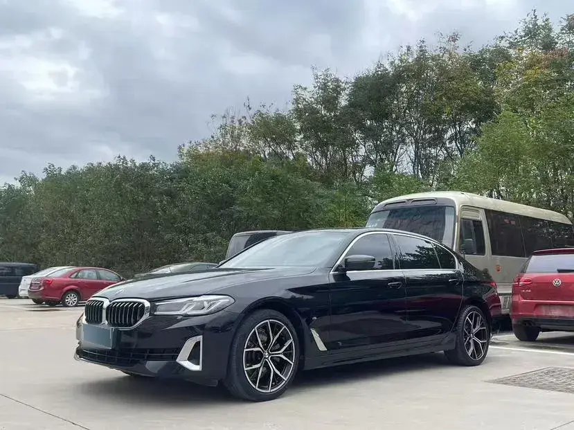 2021 BMW 5 Series 2.0T 184HP L4 8AT