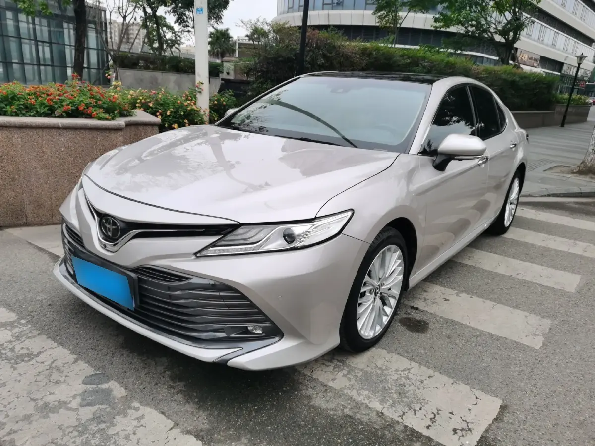 2018 Toyota Camry 2.5L 209HP L4 8AT