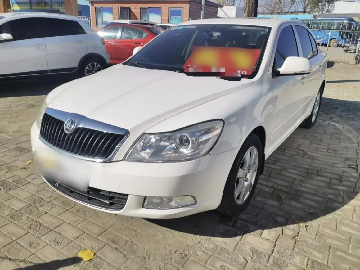 2015 Skoda Octavia 1.6L 105HP L4 5MT