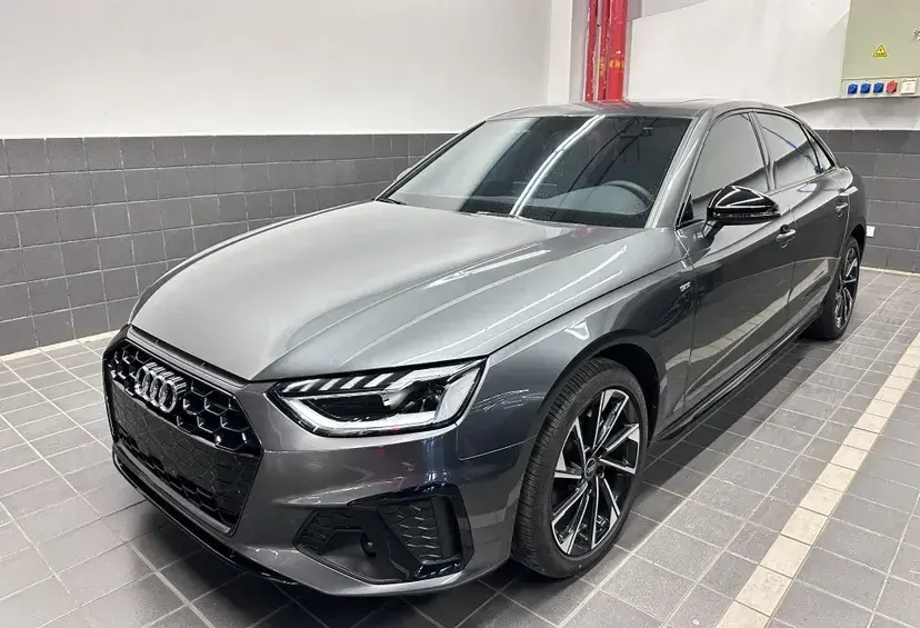 2023 Audi A4L 2.0T 190HP L4 7DCT
