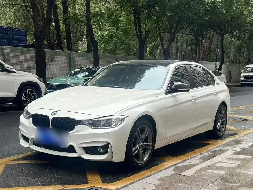 2013 BMW 3 Series 2.0T 184HP L4 8AT