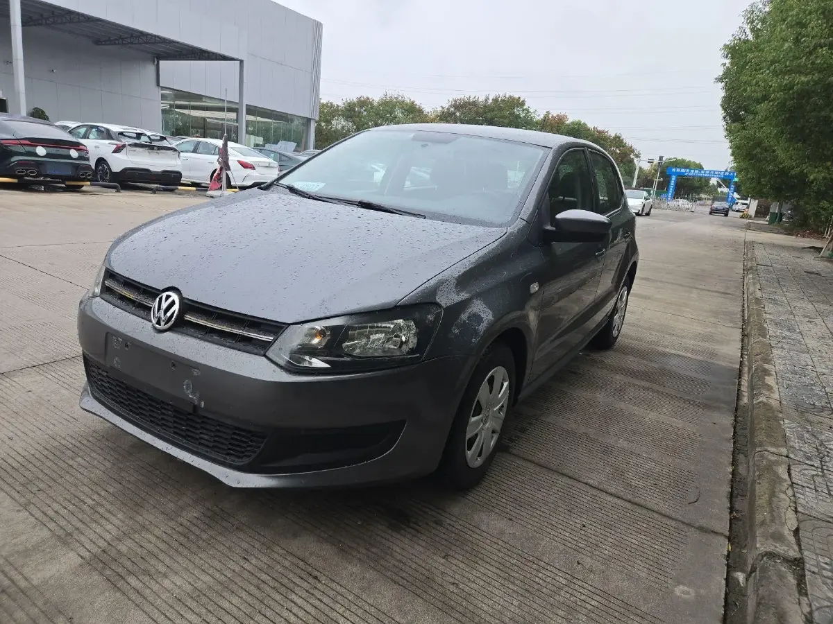 2013 Volkswagen Polo 1.4L 86HP L4 5MT