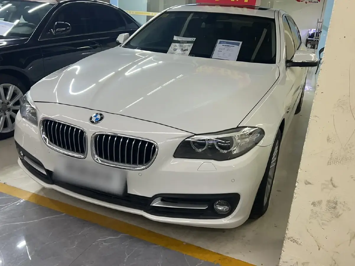 2015 BMW 5 Series 3.0T 306HP L6 8AT