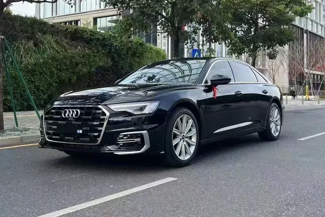 2024 Audi A6L 2.0T 245HP L4 7DCT