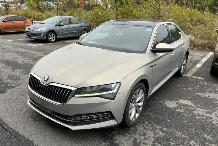 2019 Skoda Superb 2.0T 186HP L4 7DCT
