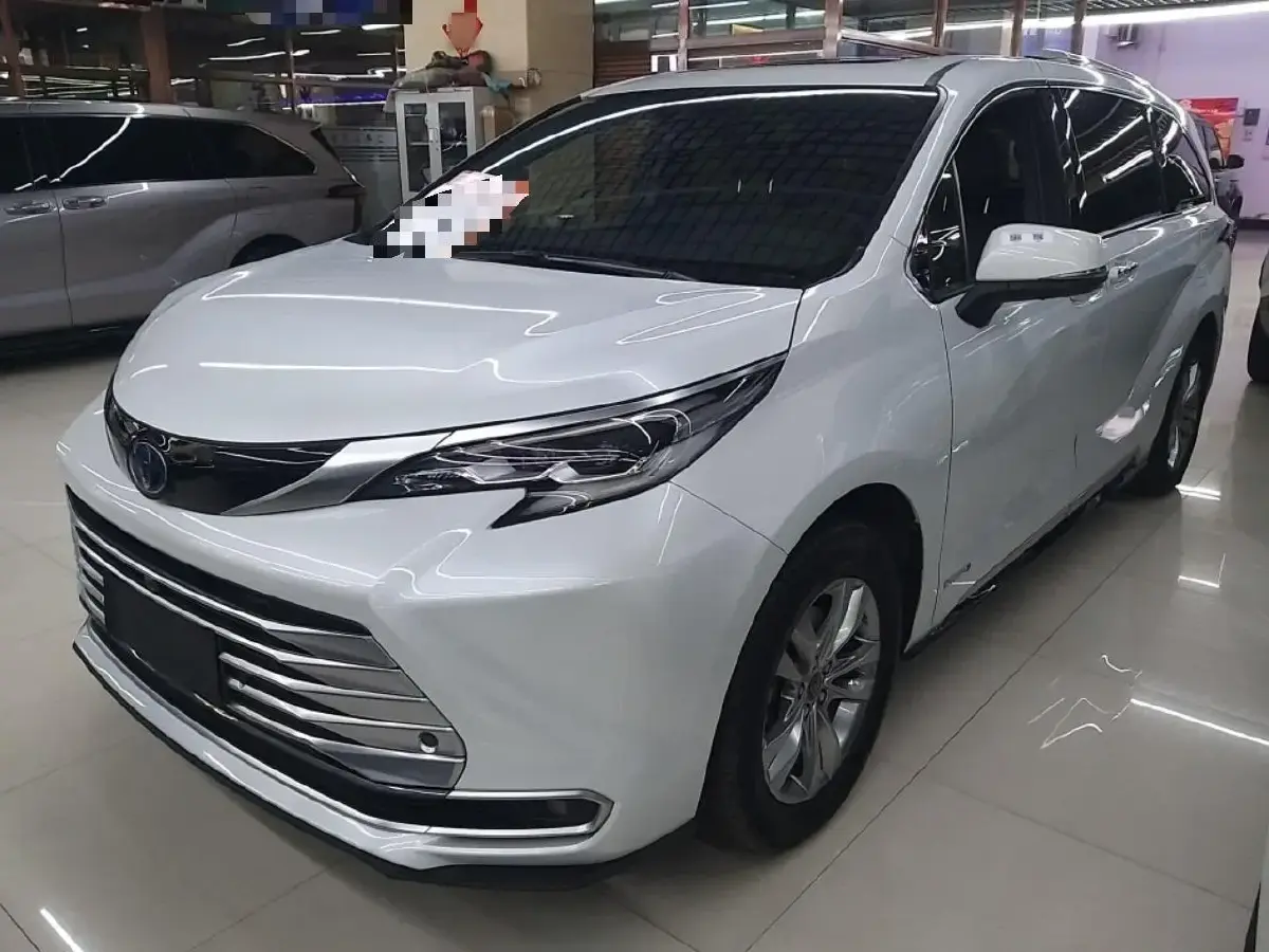2021 Toyota Sienna 2.5L 192HP L4 E-CVT Hybrid