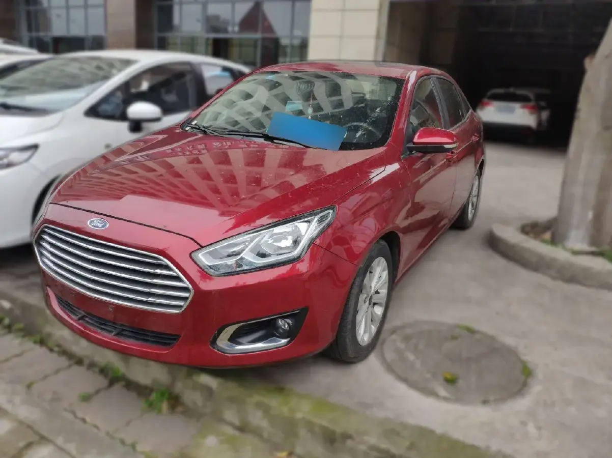 2015 Ford Escort 1.5L 113HP L4 5MT