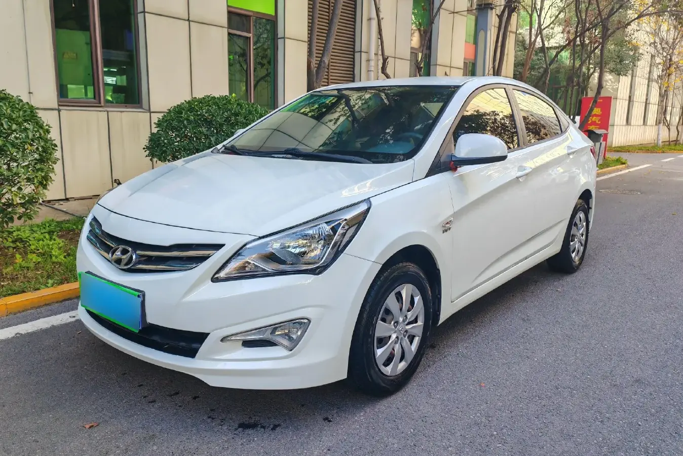 2014 Hyundai Reina 1.4L 107HP L4 5MT