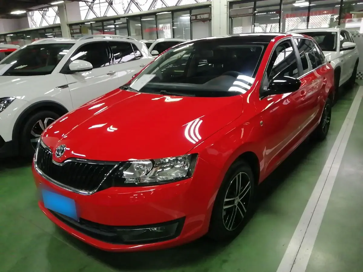 2016 Skoda Rapid Spaceback 1.6L 110HP L4 6AT