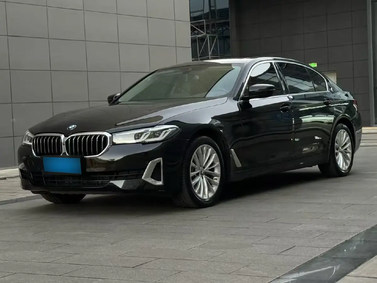 2021 BMW 5 Series 2.0T 184HP L4 8AT