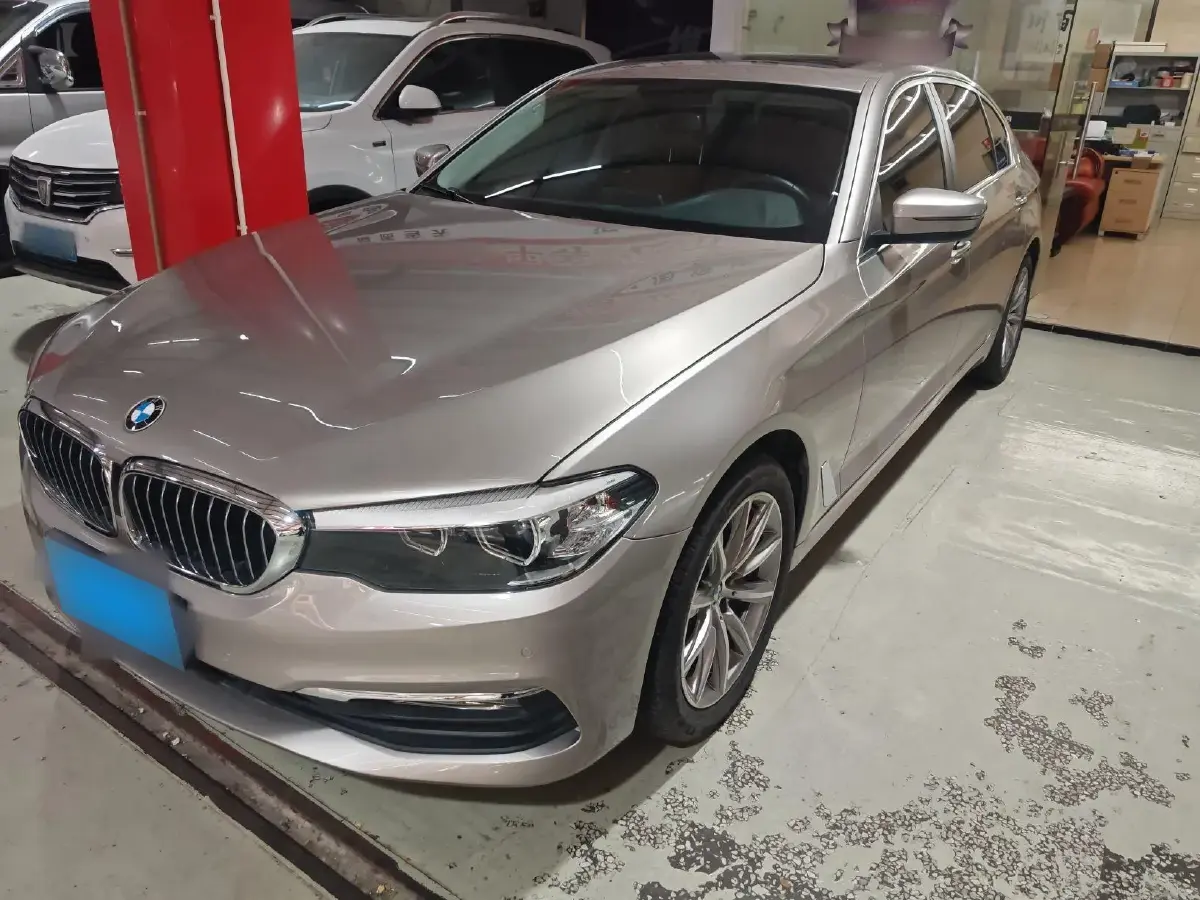 2018 BMW 5 Series 2.0T 224HP L4 8AT