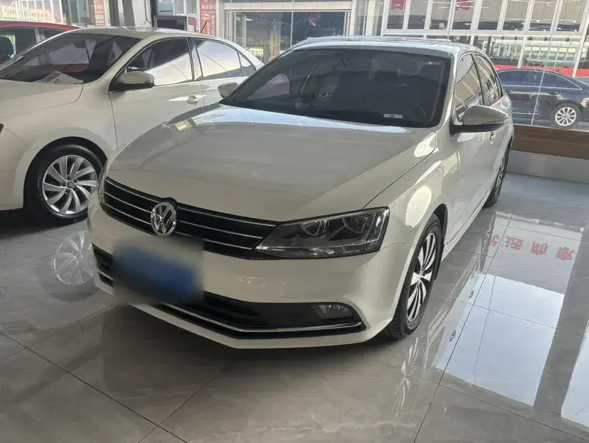 2018 Volkswagen Sagitar 1.2T 110HP L4 7DCT