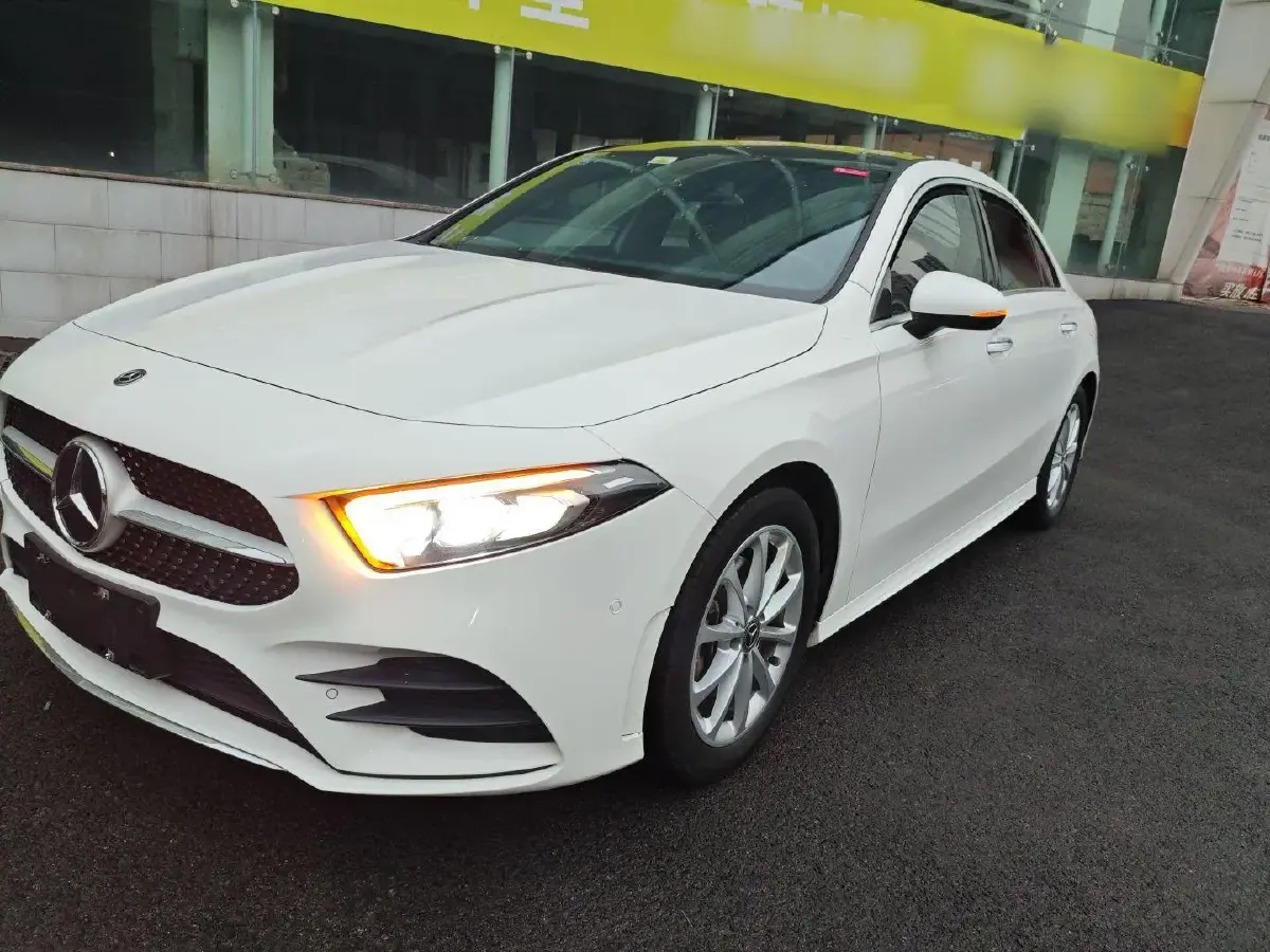 2020 Mercedes-Benz A Class 1.3T 163HP L4 7DCT