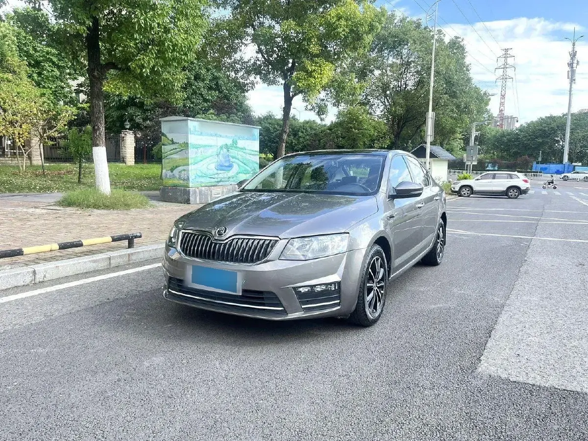 2017 Skoda Octavia 1.6L 110HP L4 6AT