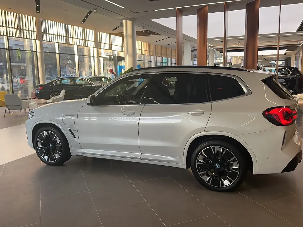 2022 BMW iX3 BEV 80KWH,autocango,china used car exporter,china ev exporter,chinese used car exporter,chinese used ev exporter