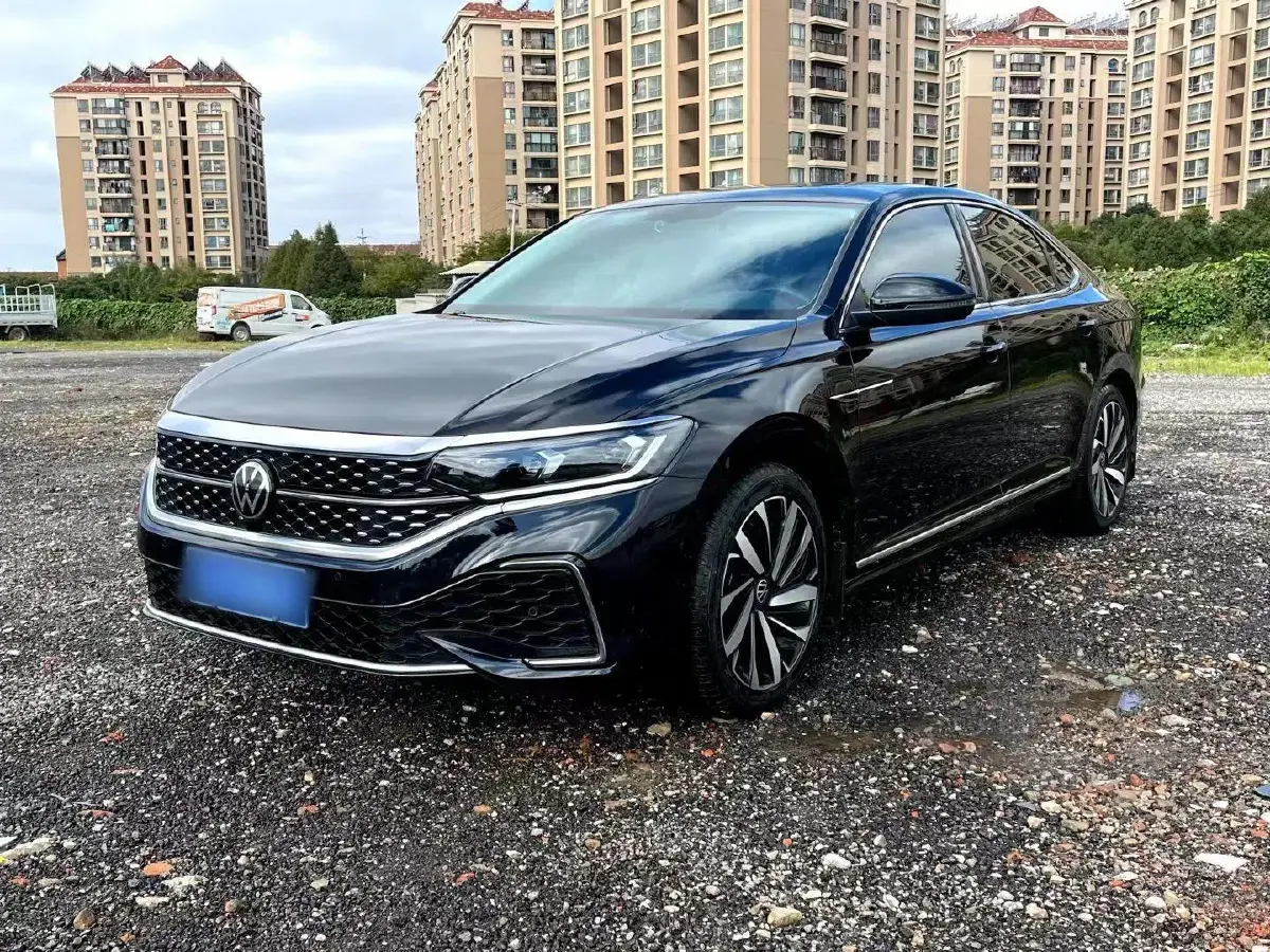2022 Volkswagen Passat 2.0T 186HP L4 7DCT