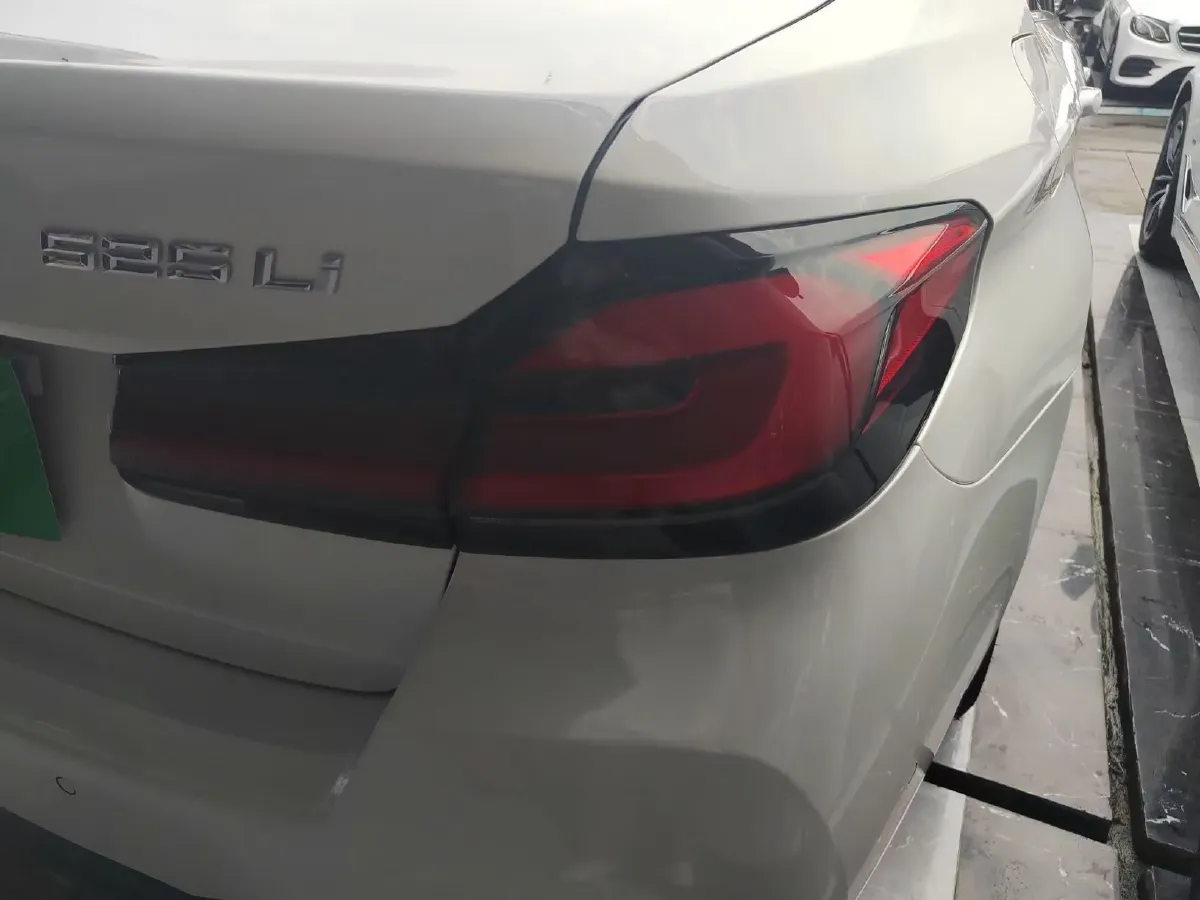 2022 BMW 5 Series 2.0T 184HP L4 8AT,autocango,china used car exporter,china ev exporter,chinese used car exporter,chinese used ev exporter