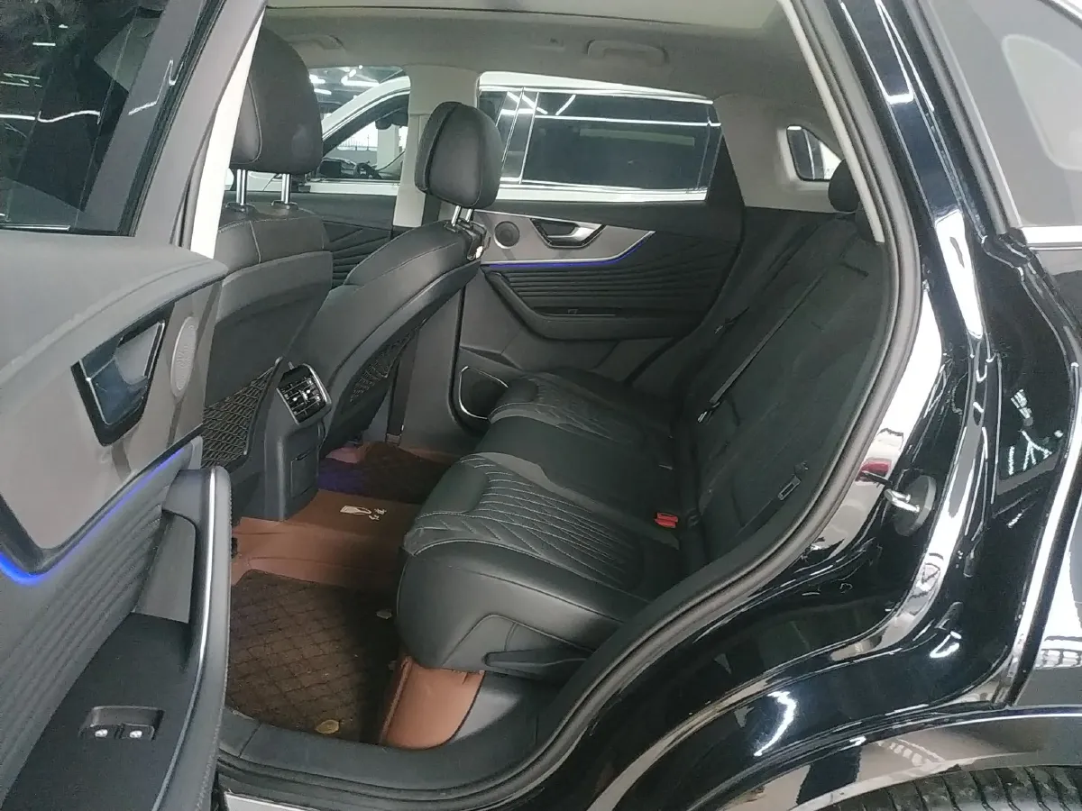 2023 HongQi HS5 2.0T 252HP L4 8AT,autocango,china used car exporter,china ev exporter,chinese used car exporter,chinese used ev exporter