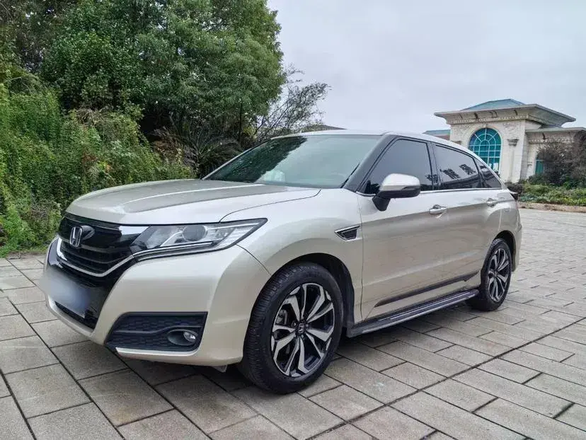 2017 Honda UR-V 1.5T 193HP L4 CVT