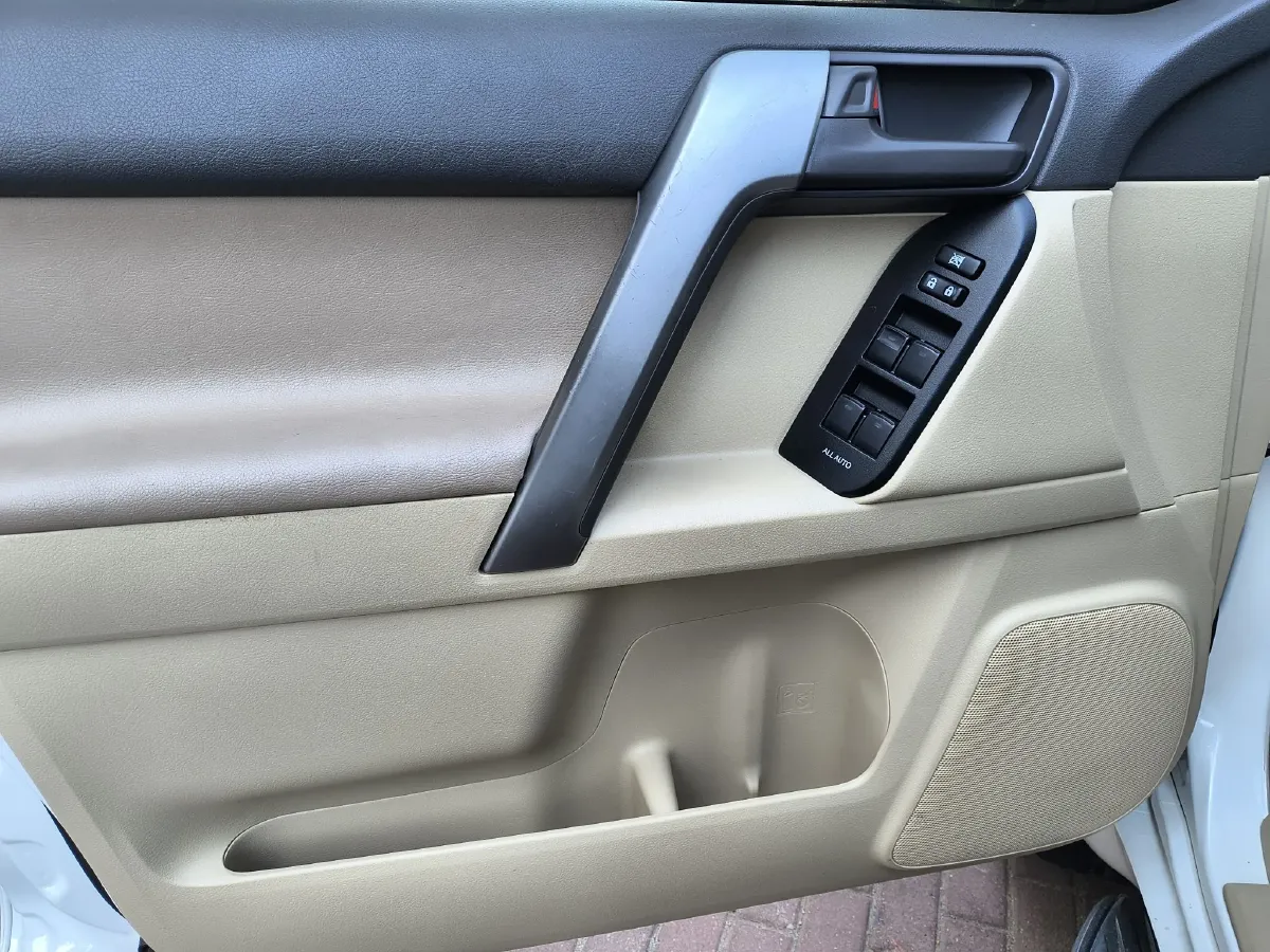 2004 Toyota Land Cruiser Prado 4.0L 243HP V6 5AT,autocango,china used car exporter,china ev exporter,chinese used car exporter,chinese used ev exporter