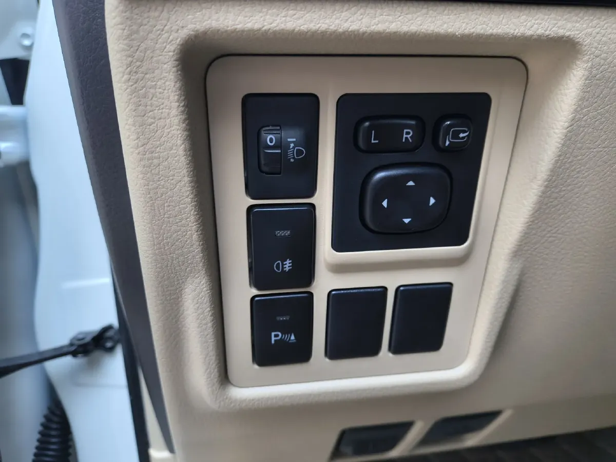 2004 Toyota Land Cruiser Prado 4.0L 243HP V6 5AT,autocango,china used car exporter,china ev exporter,chinese used car exporter,chinese used ev exporter