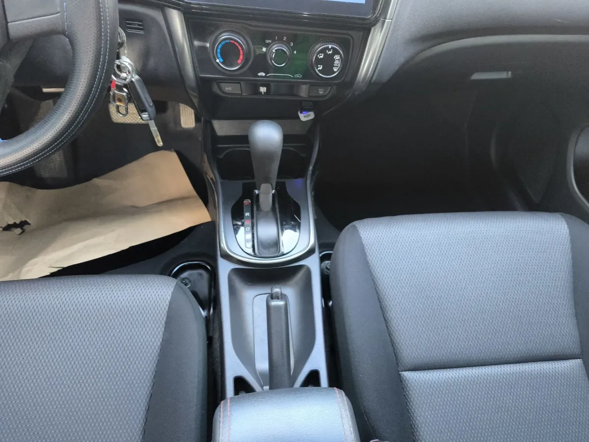 2017 Honda Gienia 1.5L 131HP L4 CVT,autocango,china used car exporter,china ev exporter,chinese used car exporter,chinese used ev exporter