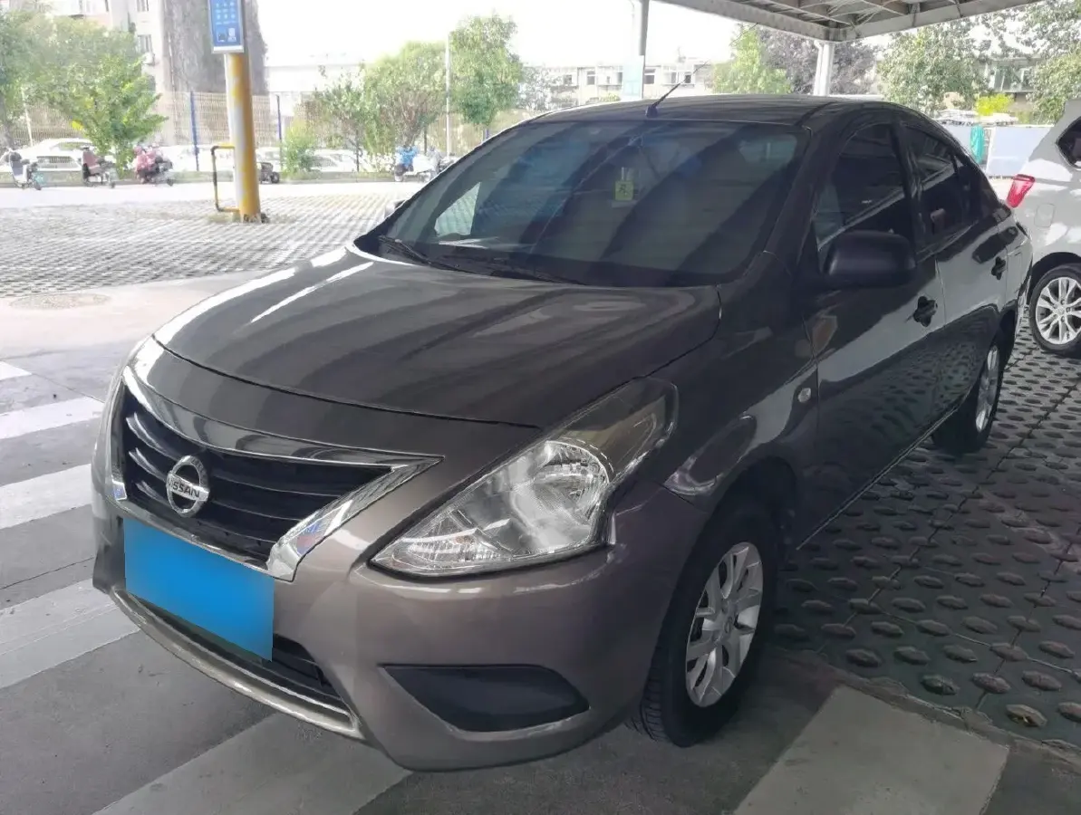 2015 Nissan Sunny 1.5L 112HP L4 5MT