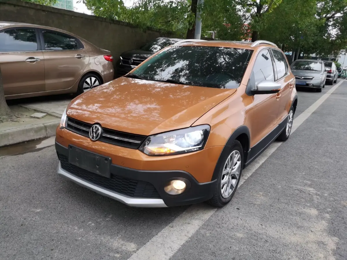 2014 Volkswagen Polo 1.6L 110HP L4 6AT