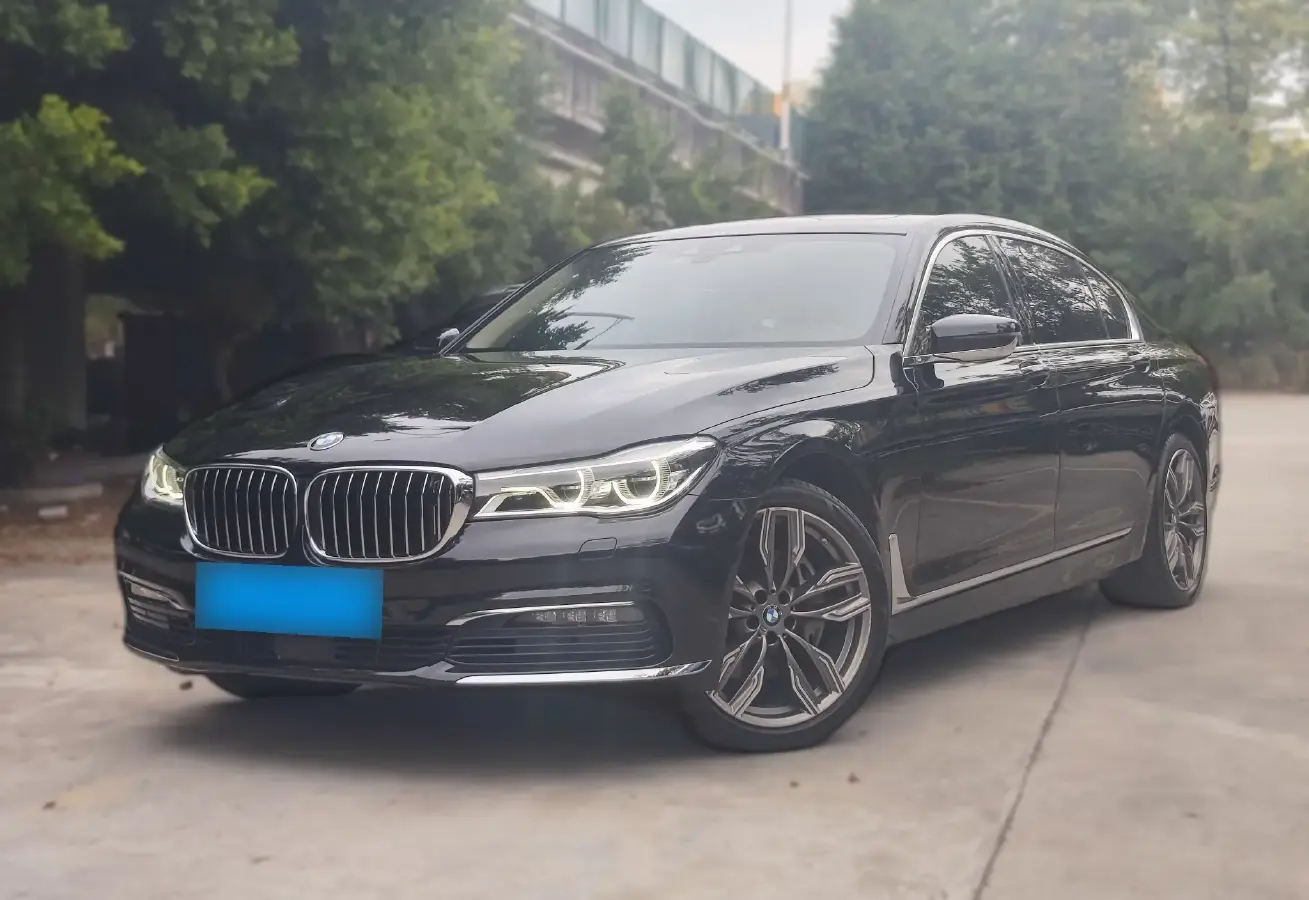 2016 BMW 7 Series 3.0T 326HP L6 8AT