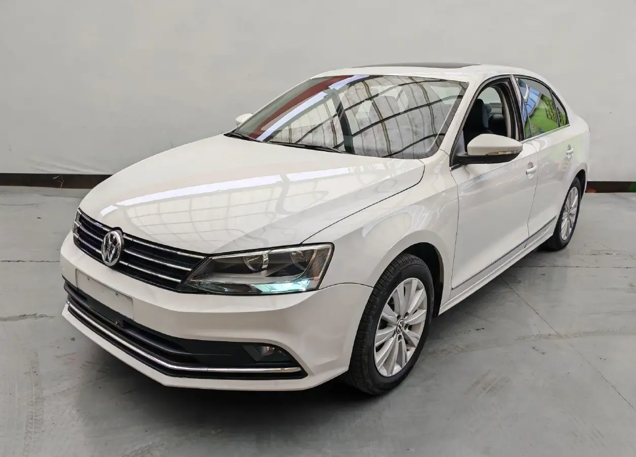 2015 Volkswagen Sagitar 1.4T 131HP L4 7DCT