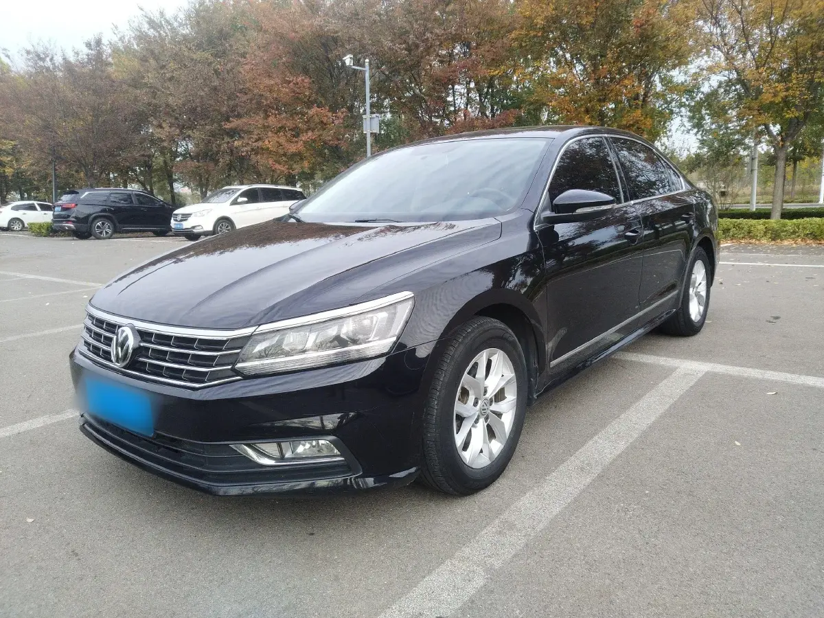 2013 Volkswagen Passat 1.8T 160HP L4 7DCT