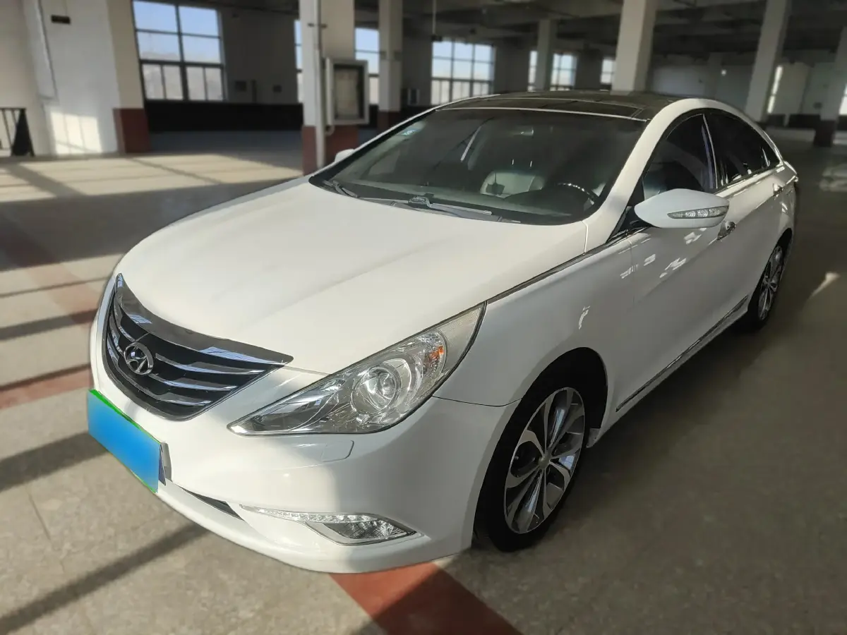 2014 Hyundai Sonata 2.4L 173HP L4 6AT