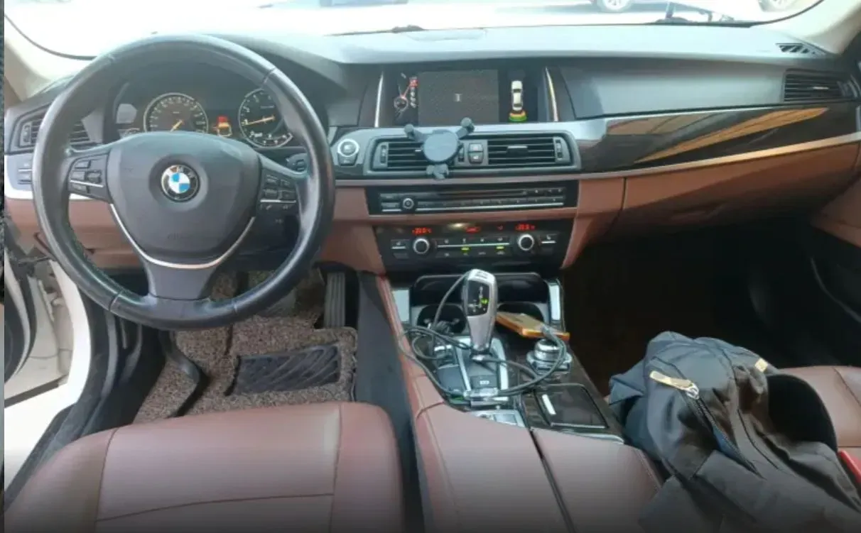 2013 BMW 5 Series 2.0T 218HP L4 8AT,autocango,china used car exporter,china ev exporter,chinese used car exporter,chinese used ev exporter