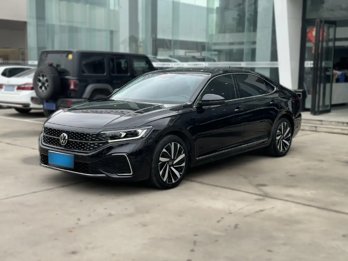 2022 Volkswagen Passat 2.0T 186HP L4 7DCT