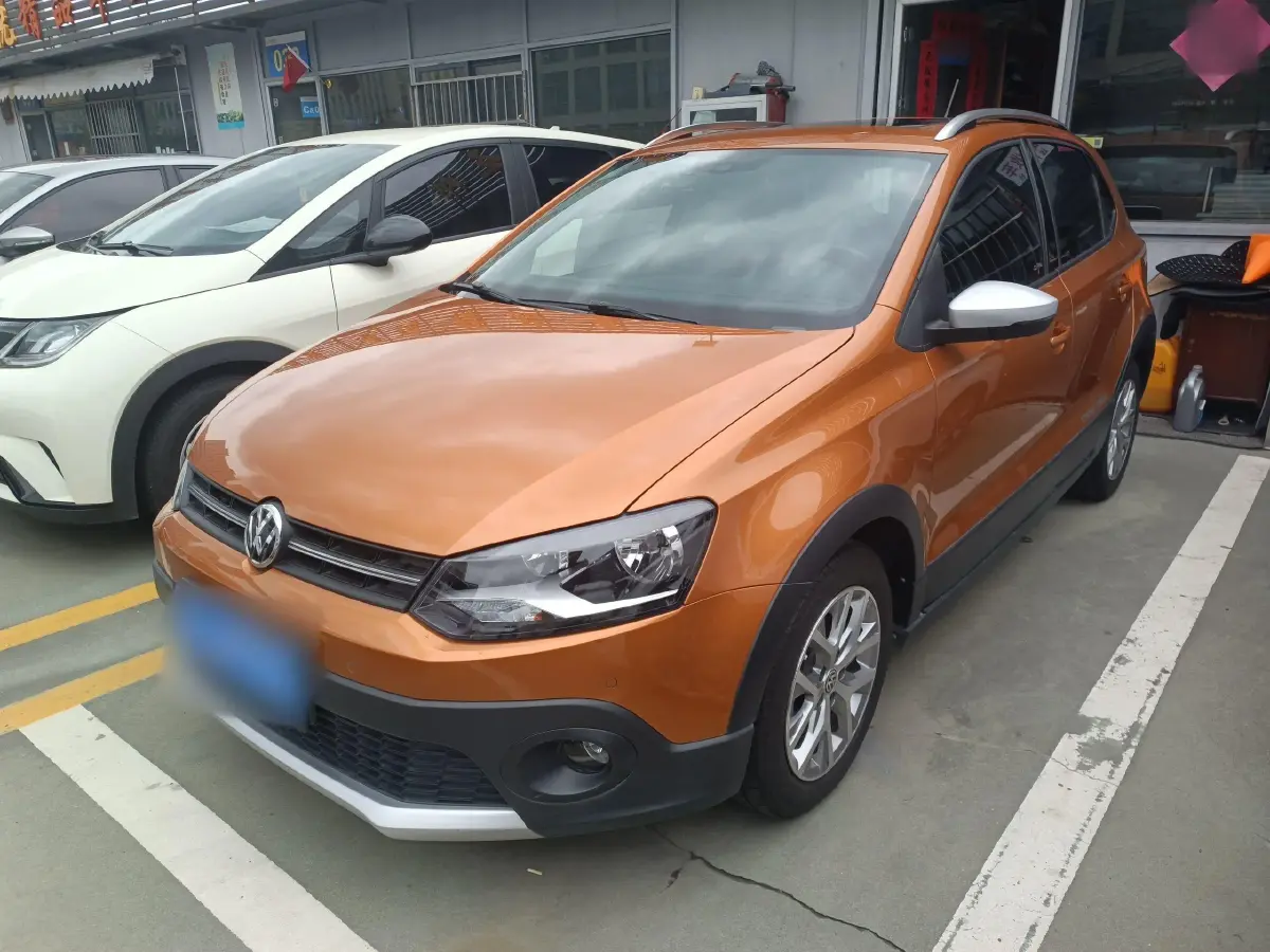 2016 Volkswagen Polo 1.6L 110HP L4 6AT