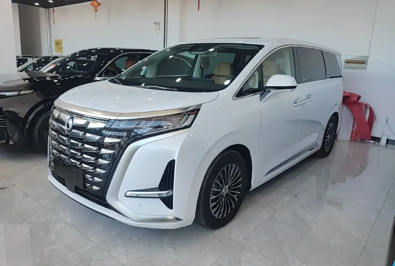 2024 Denza D9 1.5T 139HP L4 E-CVT PHEV 40KWH