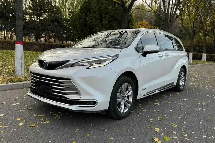 2021 Toyota Sienna 2.5L 192HP L4 E-CVT Hybrid