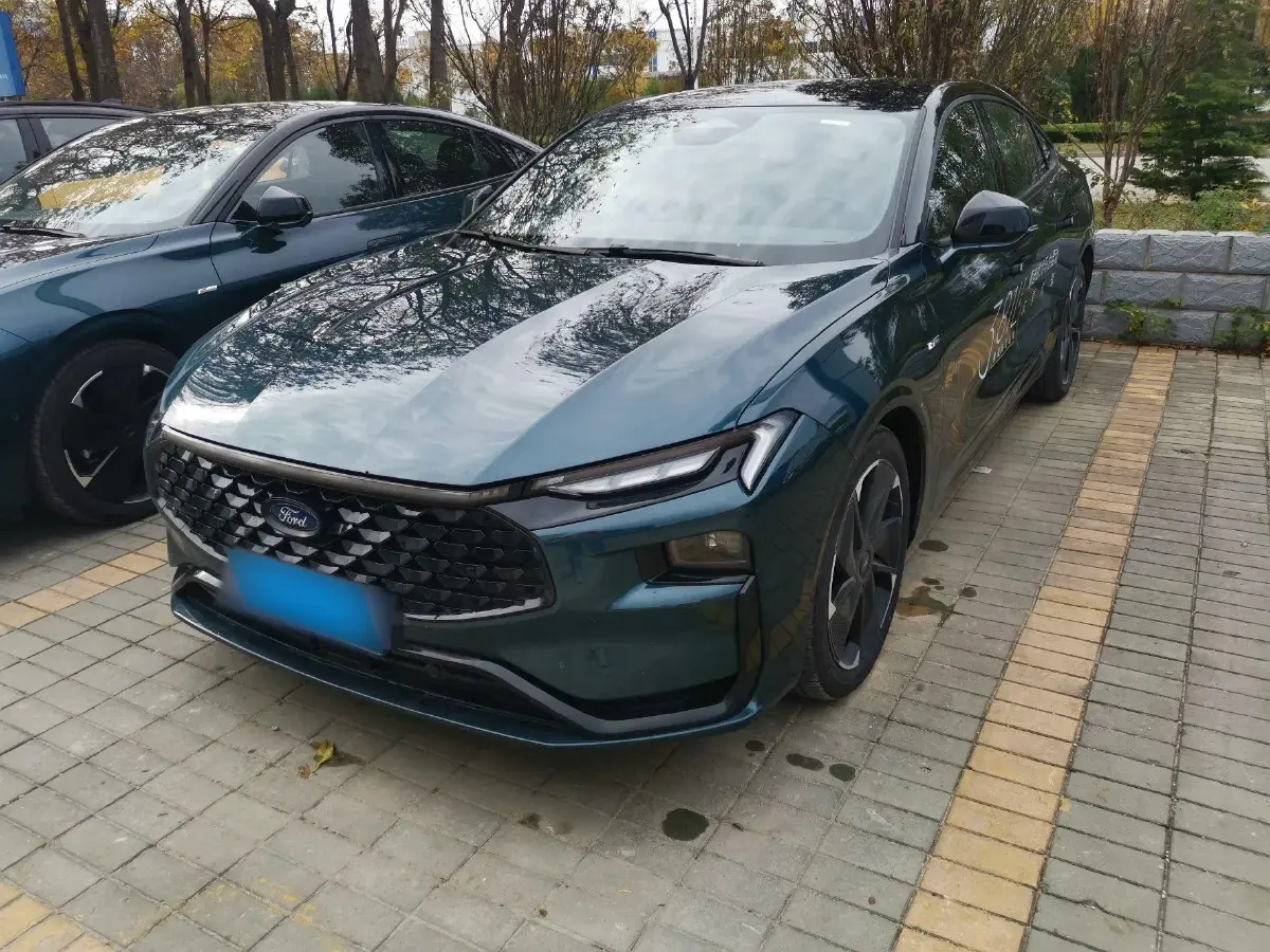 2023 Ford Mondeo 1.5T 190HP L4 E-CVT Hybrid