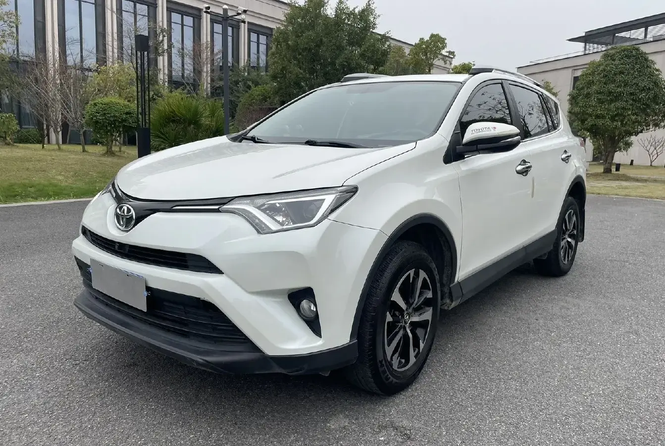 2018 Toyota RAV4 2.0L 151HP L4 CVT