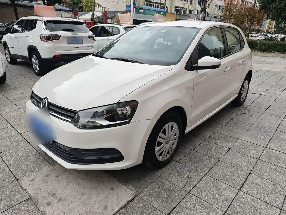 2016 Volkswagen Polo 1.4L 90HP L4 5MT