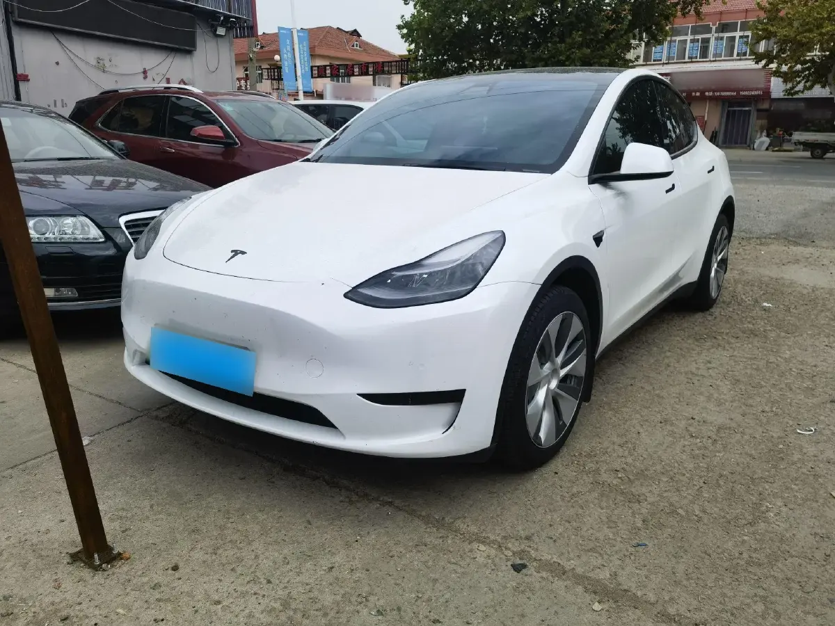 2022 Tesla Model Y BEV 60KWH