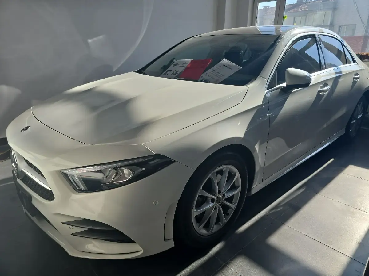 2019 Mercedes-Benz A Class 1.3T 163HP L4 7DCT