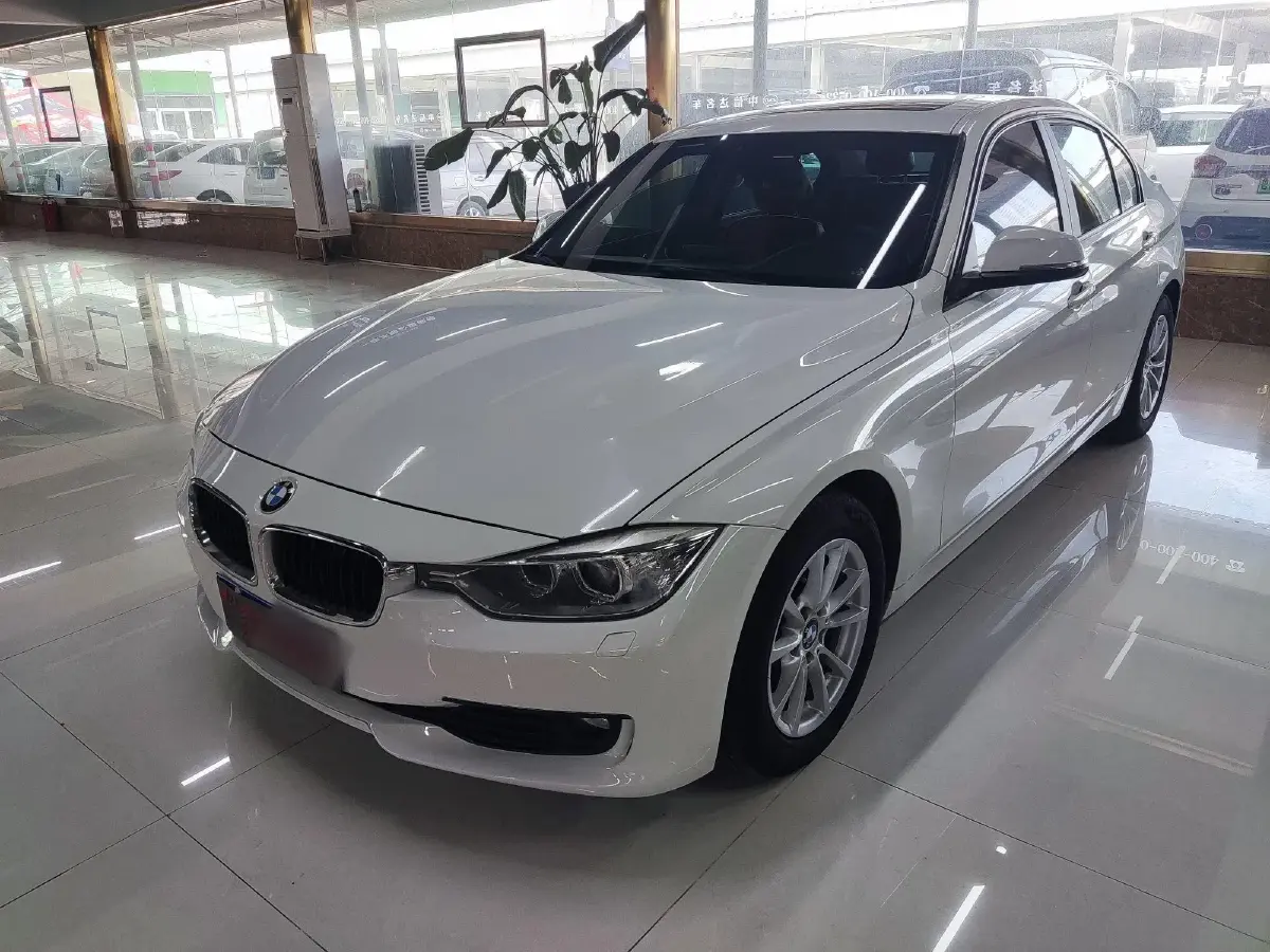 2015 BMW 3 Series 1.6T 136HP L4 8AT